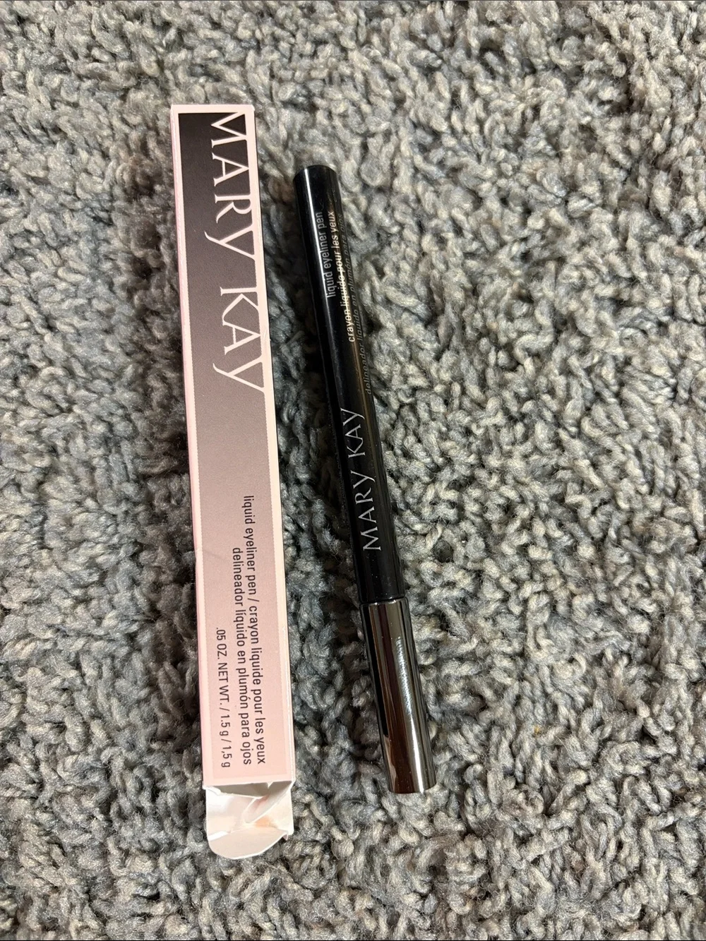 Mary Kay Pink liquid eyeliner pen, black